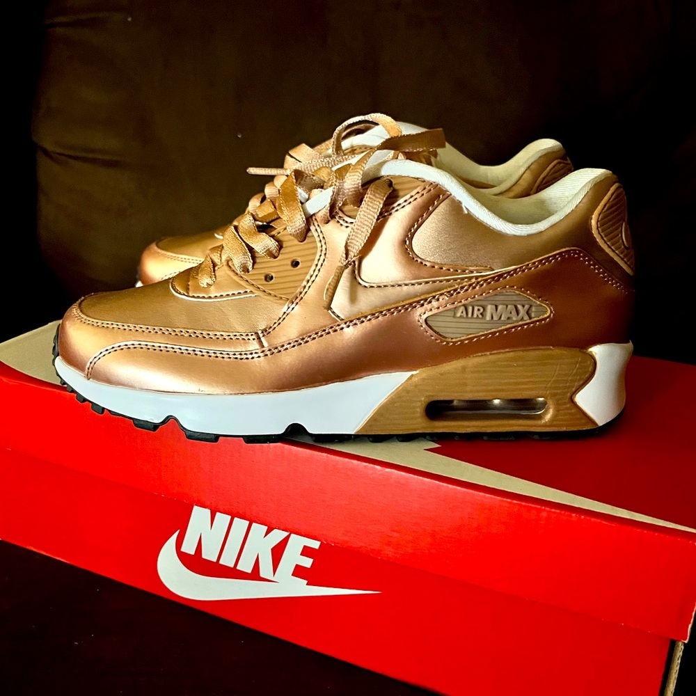 NIKE AIR MAX 90 ROSE GOLD , new never worn!